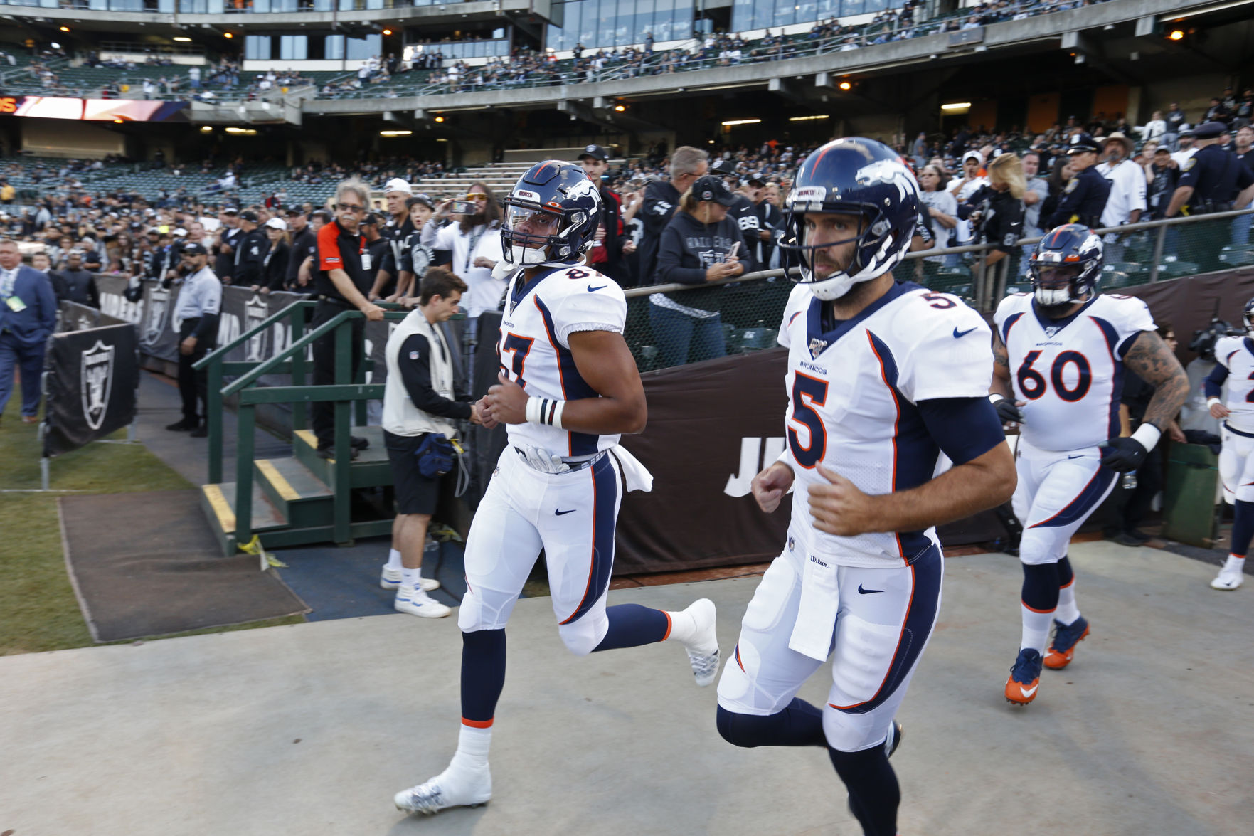 Broncos Raiders Football